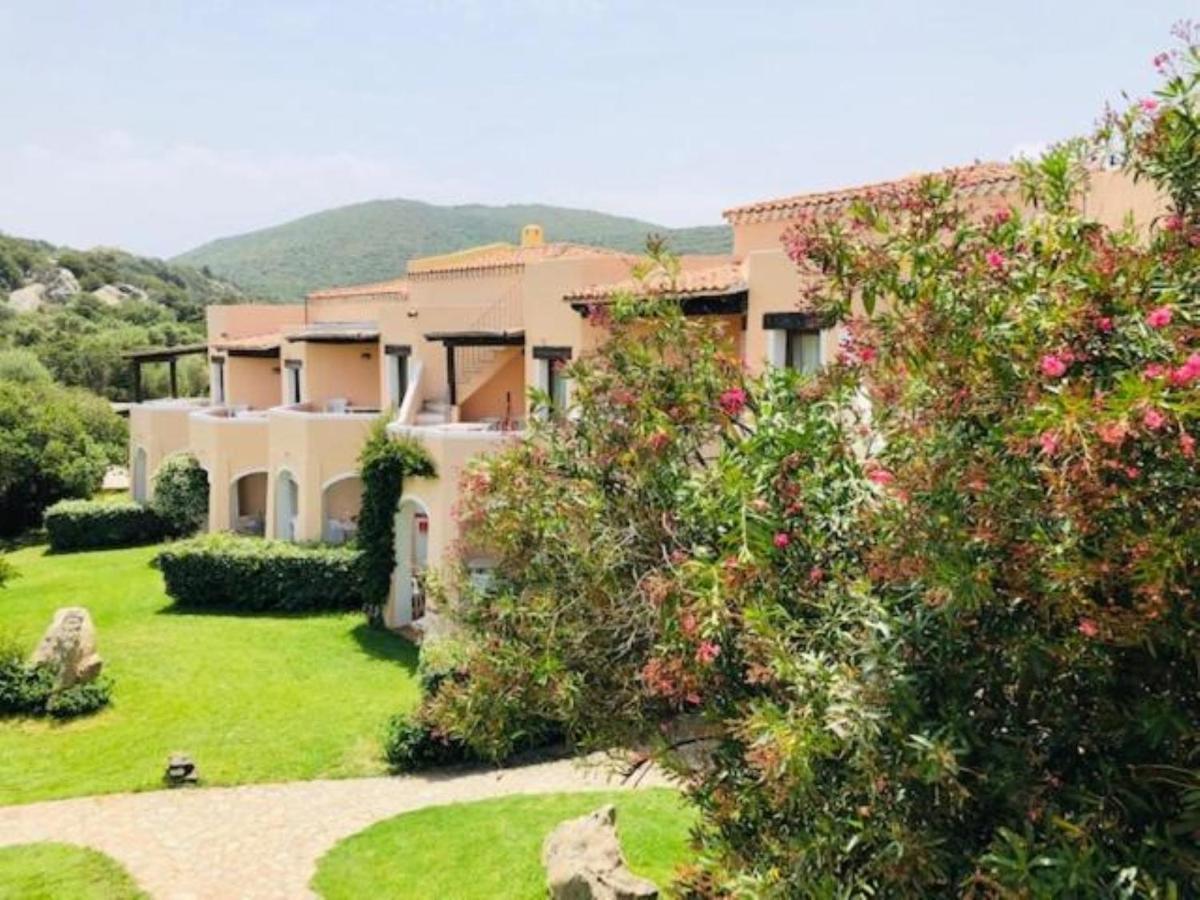 Le Corti Di Marinella Aparthotel Marinella  Exteriör bild