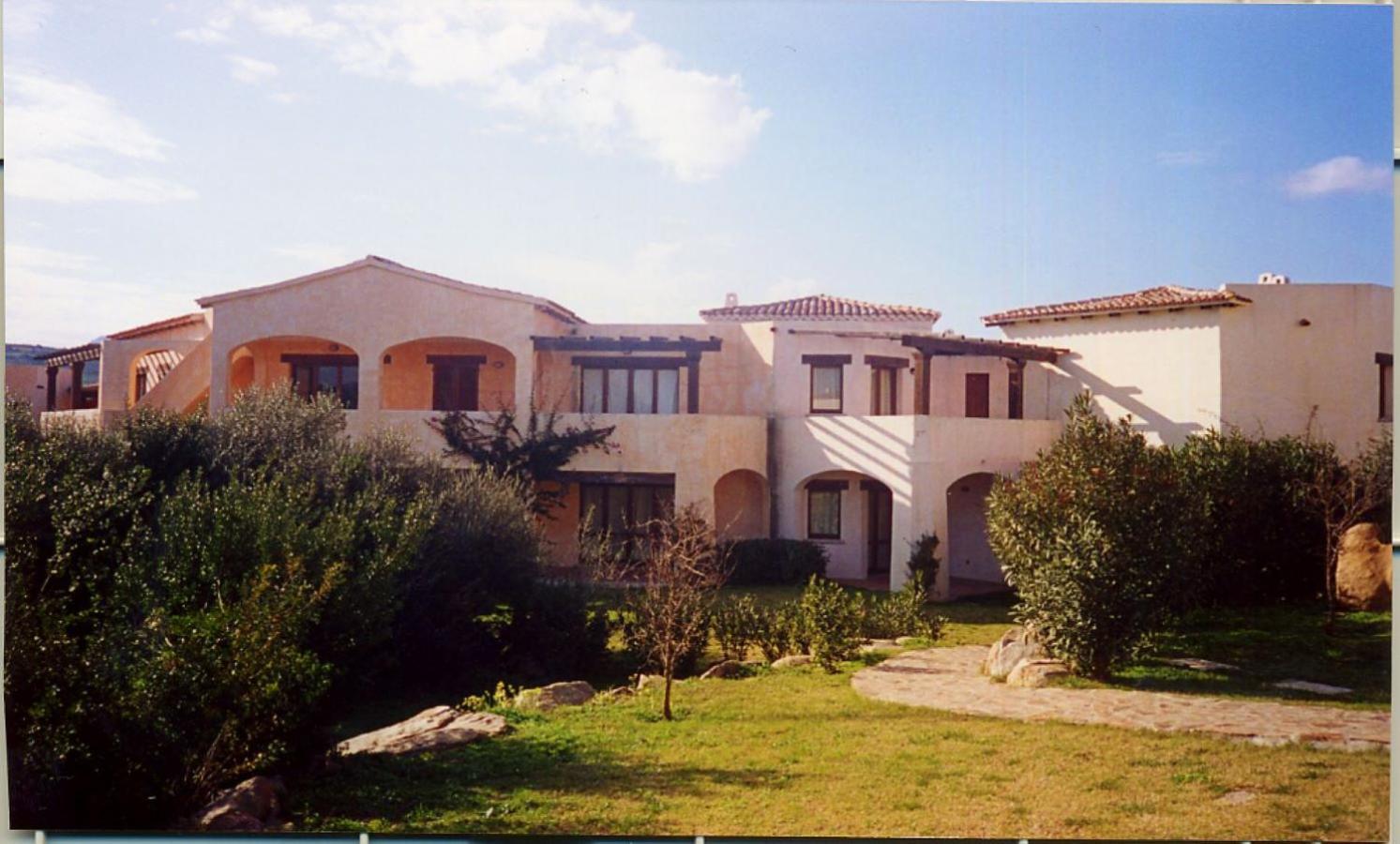 Le Corti Di Marinella Aparthotel Marinella  Exteriör bild