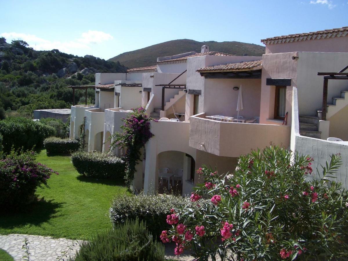 Le Corti Di Marinella Aparthotel Marinella  Exteriör bild