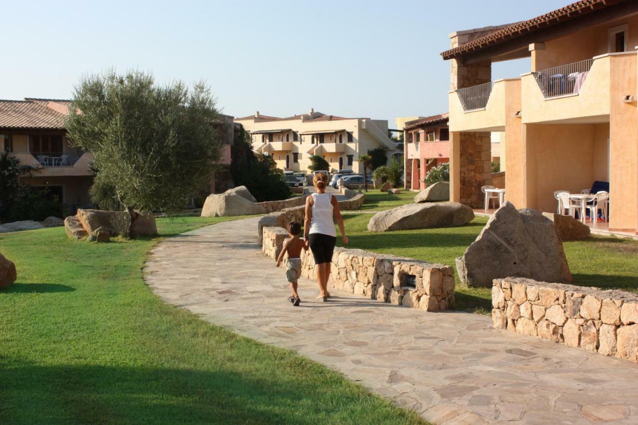 Le Corti Di Marinella Aparthotel Marinella  Exteriör bild