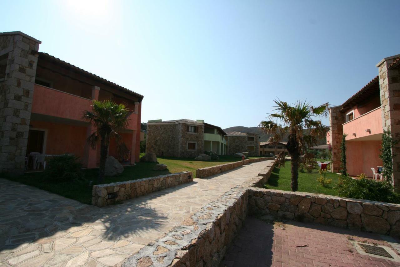 Le Corti Di Marinella Aparthotel Marinella  Exteriör bild