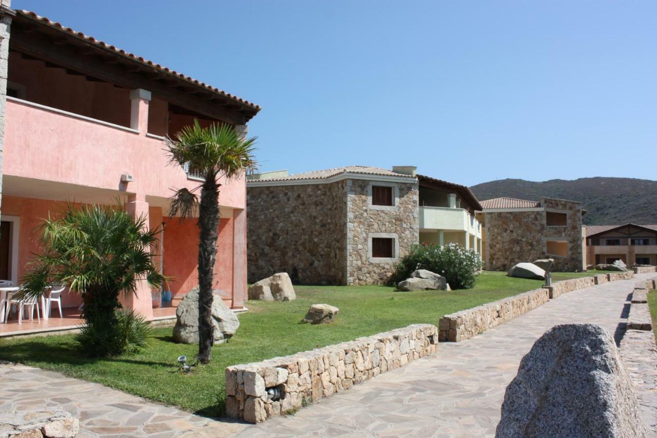 Le Corti Di Marinella Aparthotel Marinella  Exteriör bild