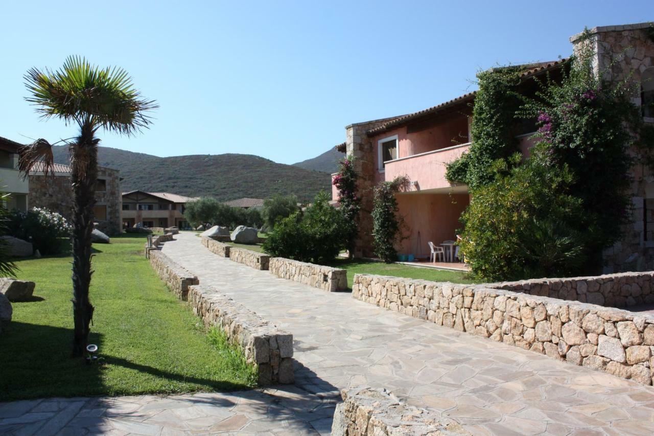 Le Corti Di Marinella Aparthotel Marinella  Exteriör bild
